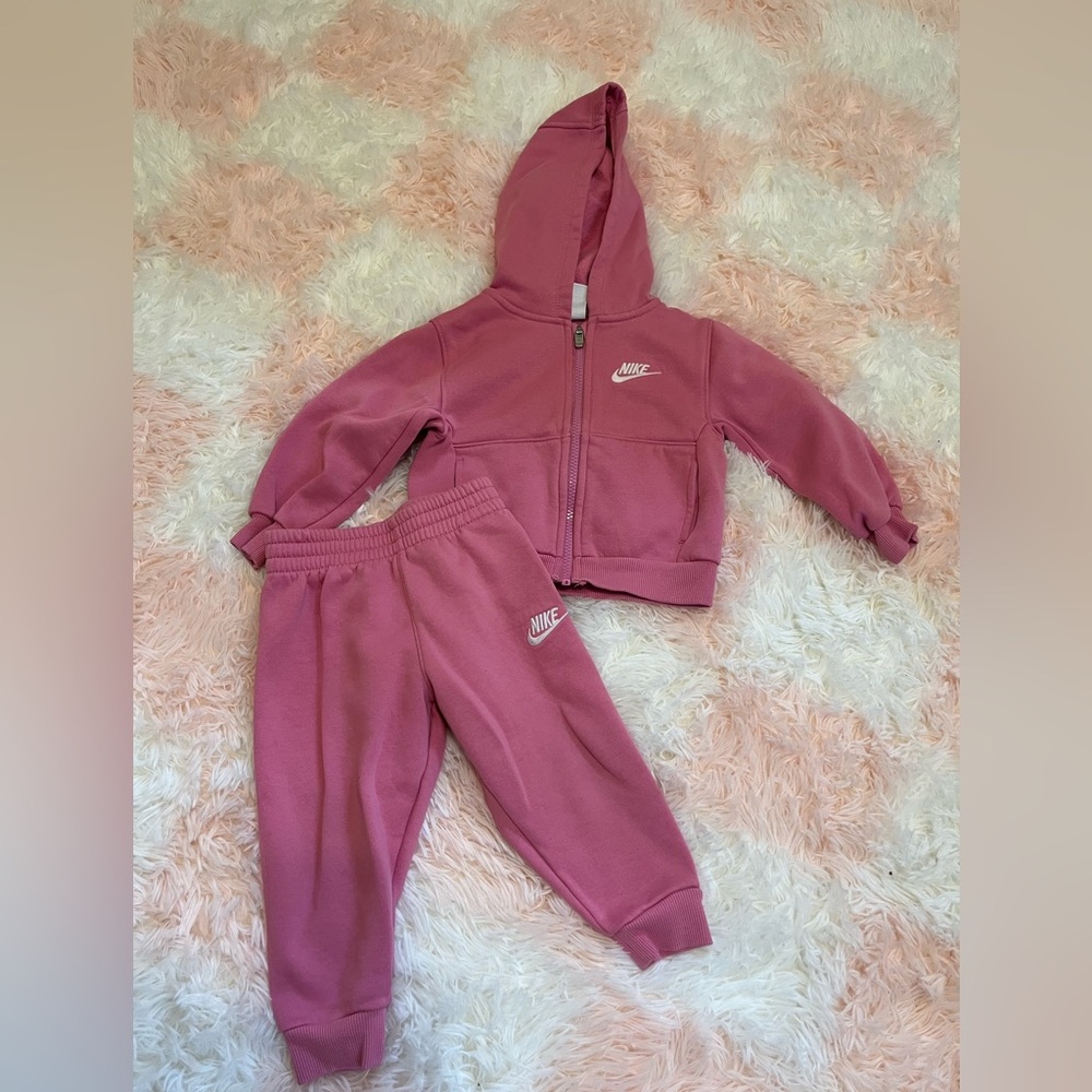 Nike toddler 2T sweatsuit